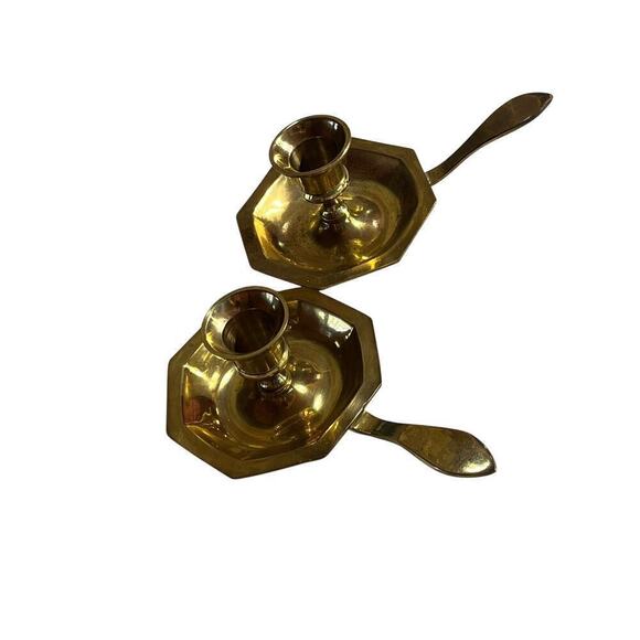 Vintage pair of solid brass octagon chamberstick candle holder w/ handle. - Picture 2 of 10
